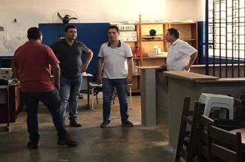 Prefeito e vereadores de Itaí visitam setores da Prefeitura