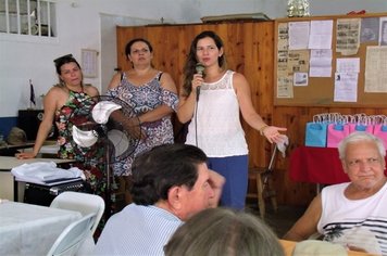 Centro de Convivência do Idoso de Itaí homenageia os atletas do JORI
