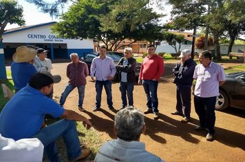 Prefeito e vereadores visitam moradores do bairro Santa Terezinha em Itaí