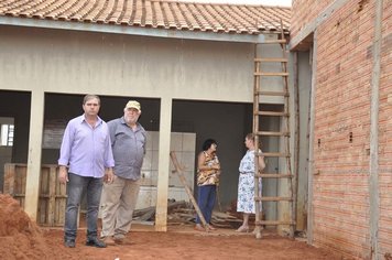 Prefeito Valmir visita obras na Escola Restinga Grossa