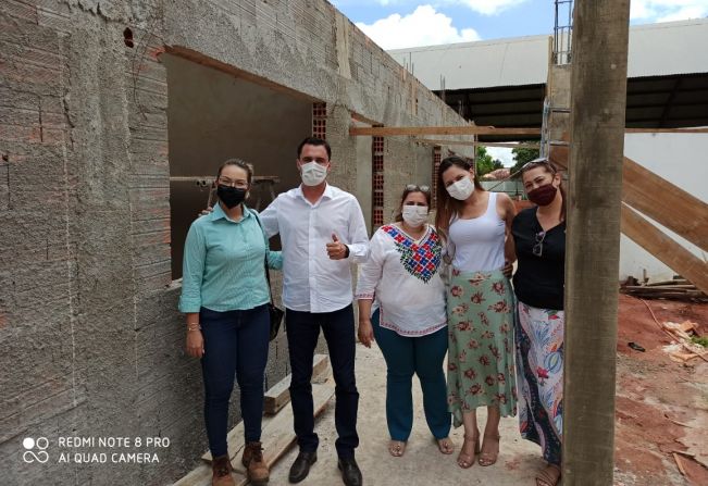 Prefeito visita obras em escolas na primeira semana de governo