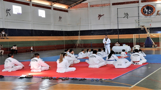 Departamento de Esportes de Itaí realiza 35° exame de graduação de Taekwondo