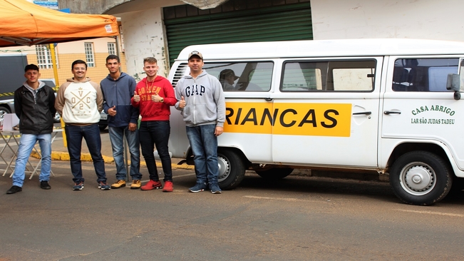 Itaí sedia o 2ª Encontro de Carros Antigos