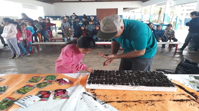 Prefeitura de Itaí implanta Projeto Horta Educativa na Rede Municipal de Ensino