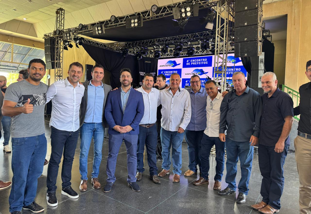4º Encontro de Prefeitos da AMVAPA Discute Desenvolvimento Regional em Itaí