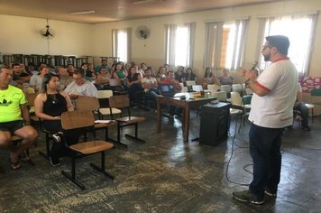 Foto - Palestra com motoristas e monitores