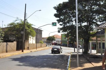 Avenida Santo Antonio de Itaí tem novo semáforo
