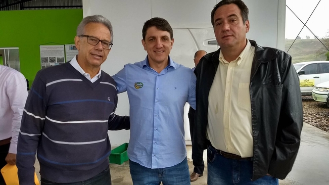 Cerimonial marca a inauguração da AGRIFAI - Associação de Agricultores Hortifrutigranjeiros Familiares de Itaí