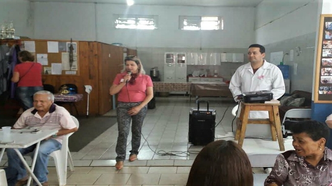 Grupo da Terceira Idade de Itaí participa de palestra sobre 'Outubro Rosa'
