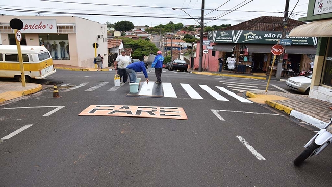 Ruas de Itaí recebem pinturas novas