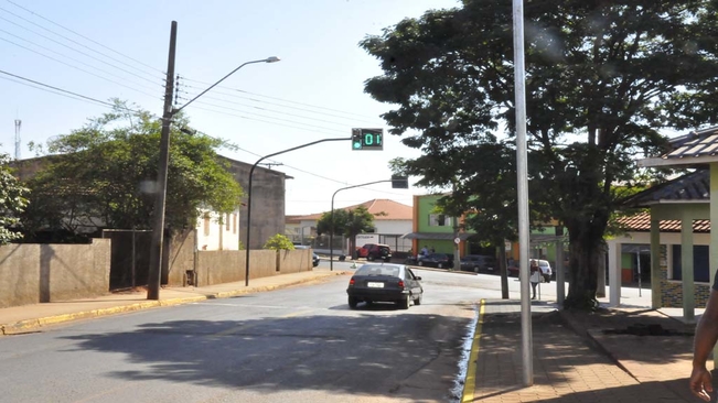 Avenida Santo Antonio de Itaí tem novo semáforo