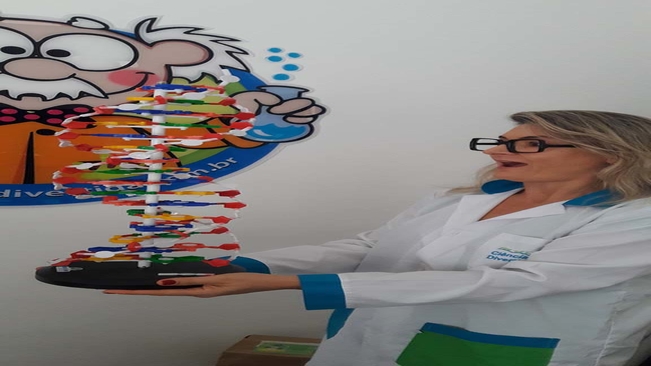 Crianças de Itaí, Santa Cruz das Palmeiras e Ipuã - SP aprendem sobre DNA e Biotecnologia com peça de teatro